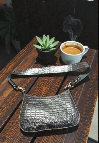 Сумка багет таза теріден жасалған