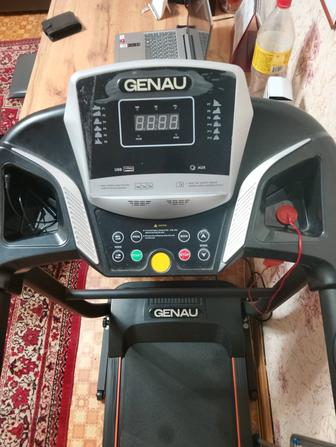 Продам бегоговую дорожку genau x30