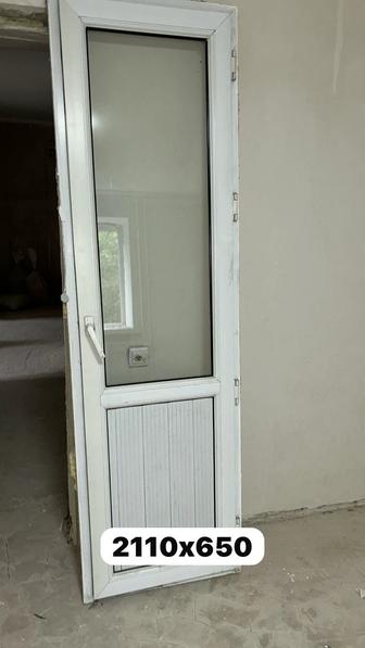 Продам пластиковую дверь 2110х650