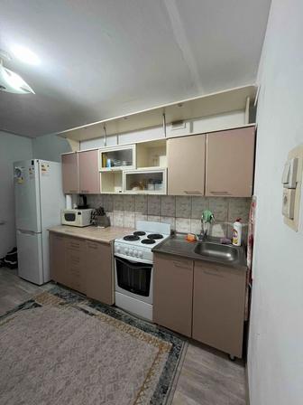 Кухонный гарнитур продам 25 000 торг