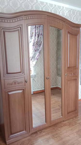 Шкаф