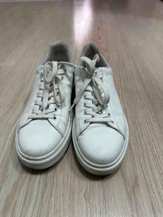 Продам кроссовки