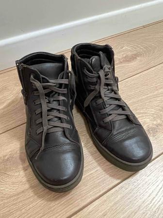 Продам детские сапоги