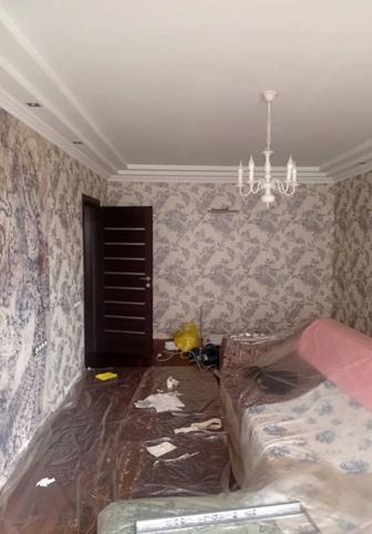 Косметические ремонтные работы. Поклейка обоев, гантель, плинтуса.