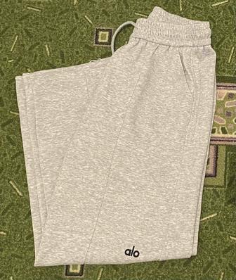 Спортивная женская трикотажная