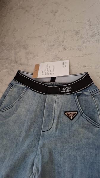 Продам джинсы Prada