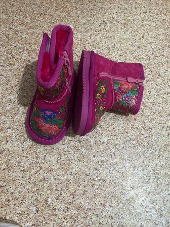 Срочно детские сапожки недорого продам