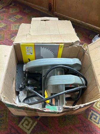 пчелка,дисковая пила