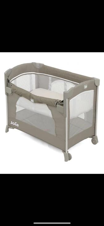 Продам прикроватный манеж.