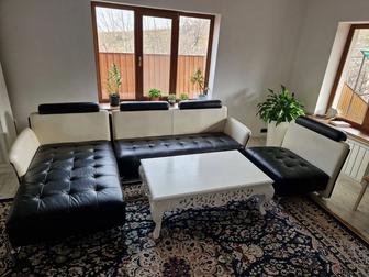 Диван 3 секции и журнальный стол