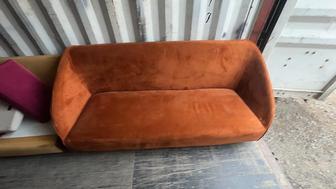 Продается б/у мебель для ресторана и кафе. В наличии 80 штук