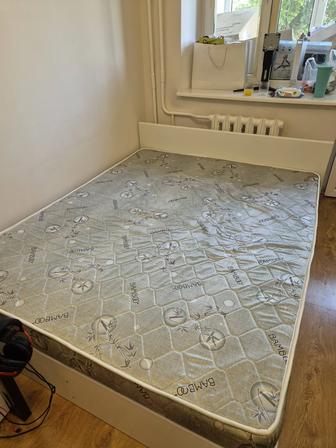 Продам кровать с матрасом