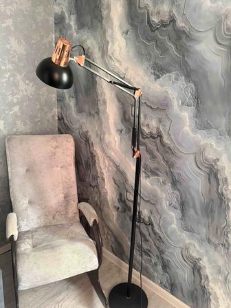 Продам напольную лампу