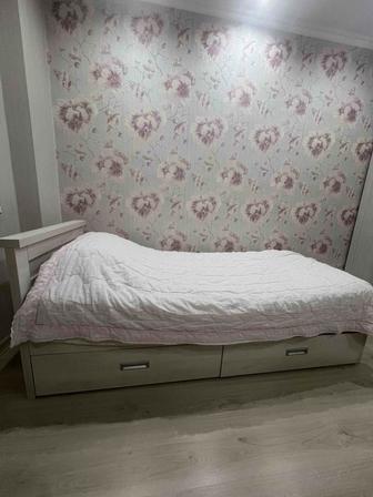 Отдам односпальную кровать 90 на 200