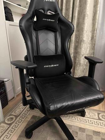 Игровое кресло DXRacer Formula, черный