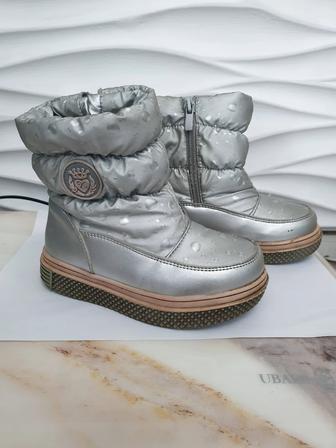 Продам зимние сапожки дутыши