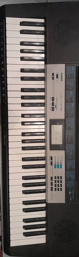 Цифровой синтезатор LK-136.