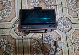 Продам электронные советские часы,раритет