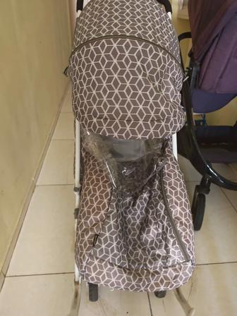 Продам санки утепленные ,в отличном состоянии ,цвет нейтральный серо-белый