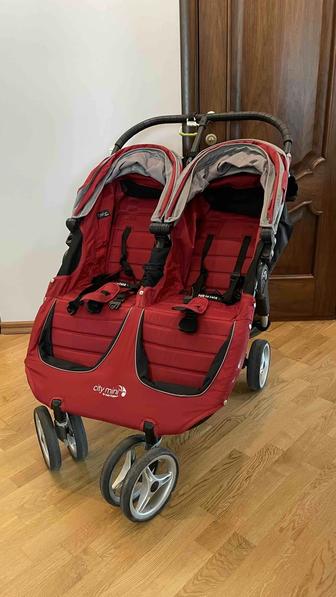 Коляска для двойни