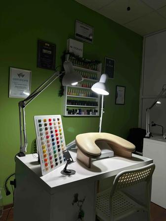 Маникюр и педикюр