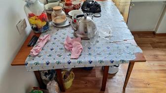 Бесплатно срочно кух. стол отдам