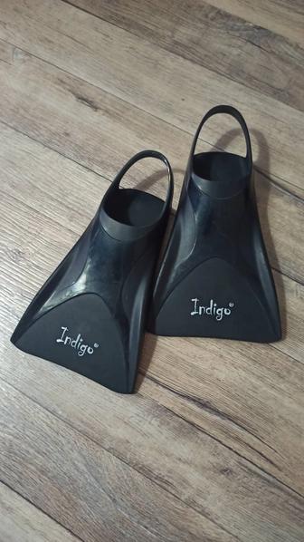 Продам ласты для бассейна indigo