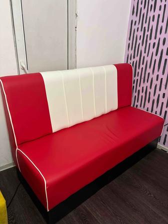 Диван красный кож зам