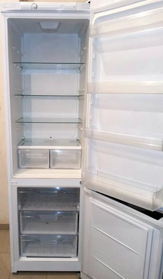 Продам холодильник indesit