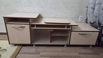 Продаю полку под телевизор