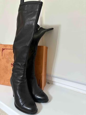 Женские кожаные сапоги