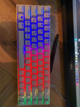 Продам механическую игровую клавиатуру 2E Gaming (Белая)
