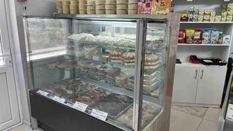 Продам холодильную витрину