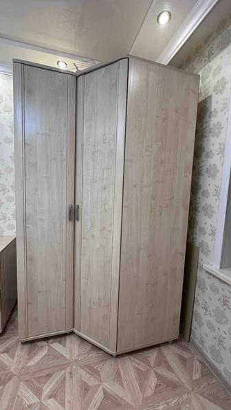 Продается угловой шкаф