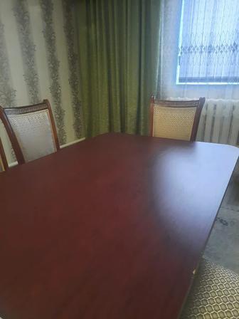 Продается стол для гостиной