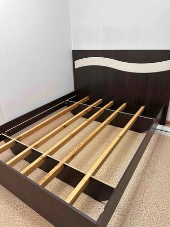 Продам спальный гарнитур