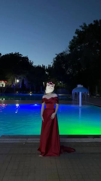 Вечернее корсетное платье