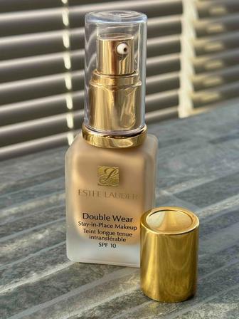 Продам тональный крем Este Lauder SPF 10 Double Wear оттенка 1N1