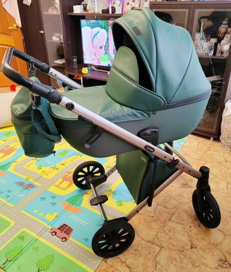 Детская коляска 3 в 1