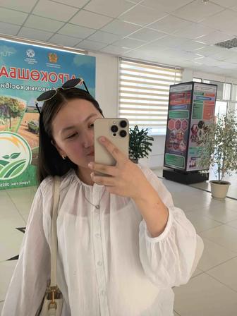 Официант / официантка