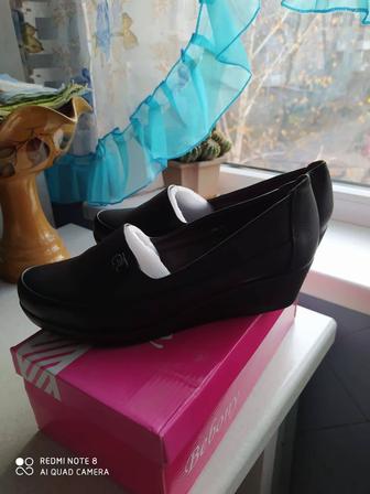 Новые женские туфли