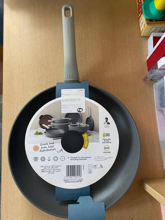 Продается сковорода BERGHOFF LEP SHADOW