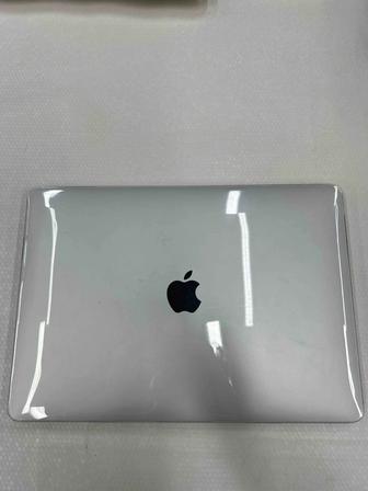 Продаю MacBook Air 13