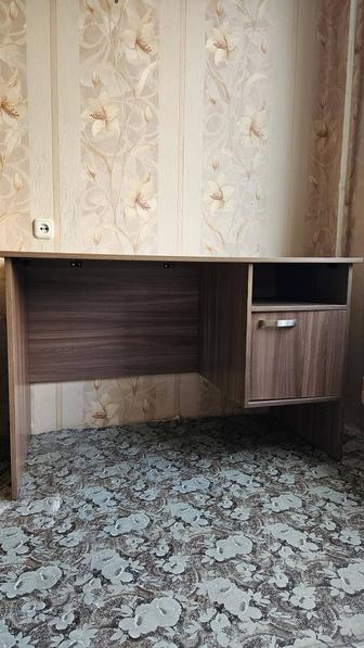 Продам Стол письменный с тумбой