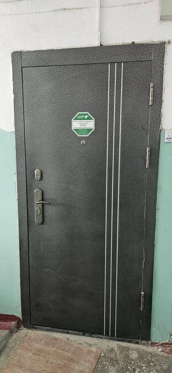 Продам металлическую входную дверь