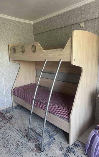 Продам 2-х ярусную кровать