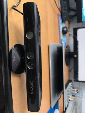 Kinect для xbox 360 и 20 дисков с играми.