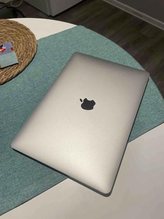 MacBook Air M1 13 2020г 16/256