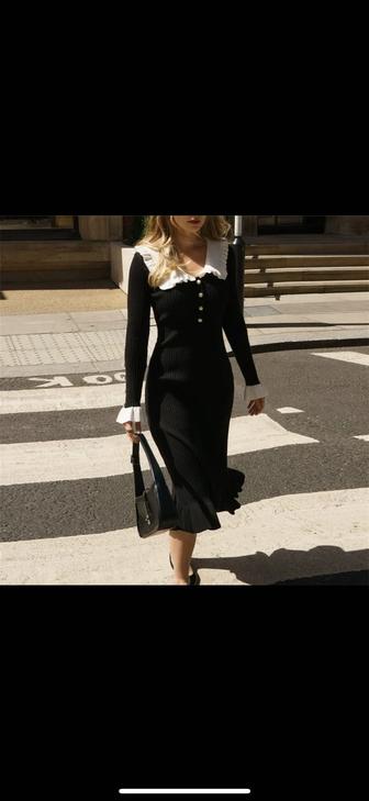 В наличии Трикотажное черное платье