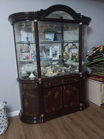 Горка, сервант с зеркалом